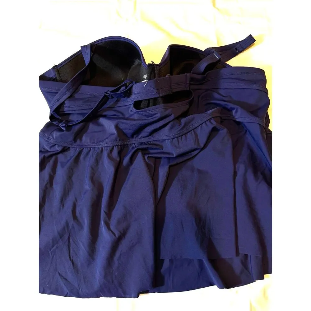 NWOT Torrid Swimsuit Top Navy Blue Underwire Padded Built in Bra Sz 4DD/F